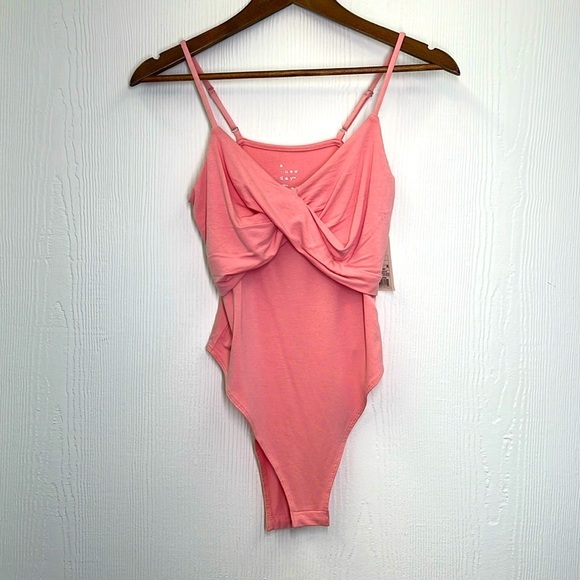 A New Day - NWT Coral Pink Swoop Front Spaghetti Strap Snap Bodysuit Size Small - Picture 1 of 11
